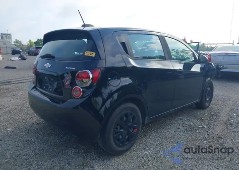 2016 Chevrolet Sonic Ls Auto z USA, uszkodzony, nr VIN 1G1JA6SH3G4142829